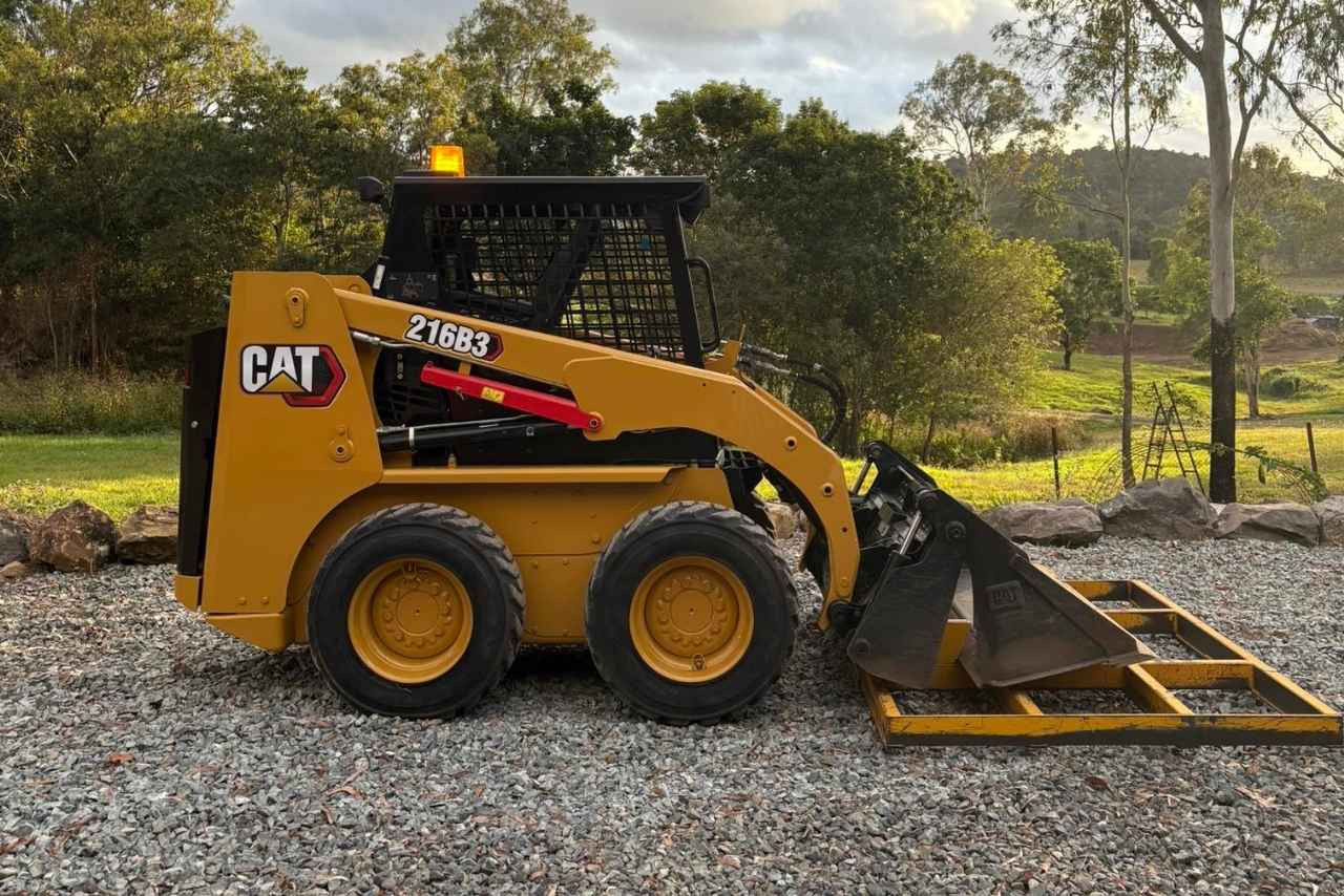 Skid Steer Loader Hire Skid Steer Loader Hire in the Whitsundays