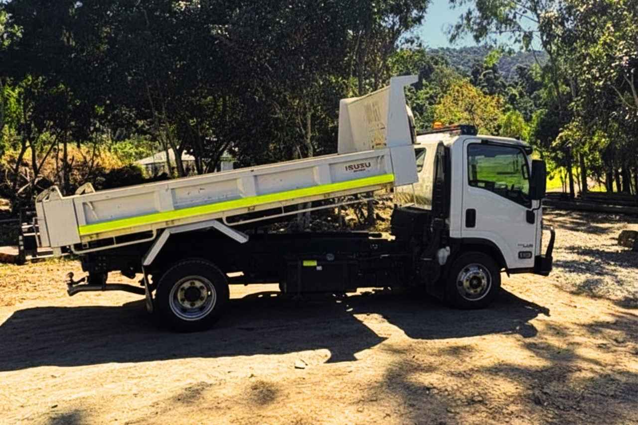 Tipper Truck Hire Ford Everest Seater