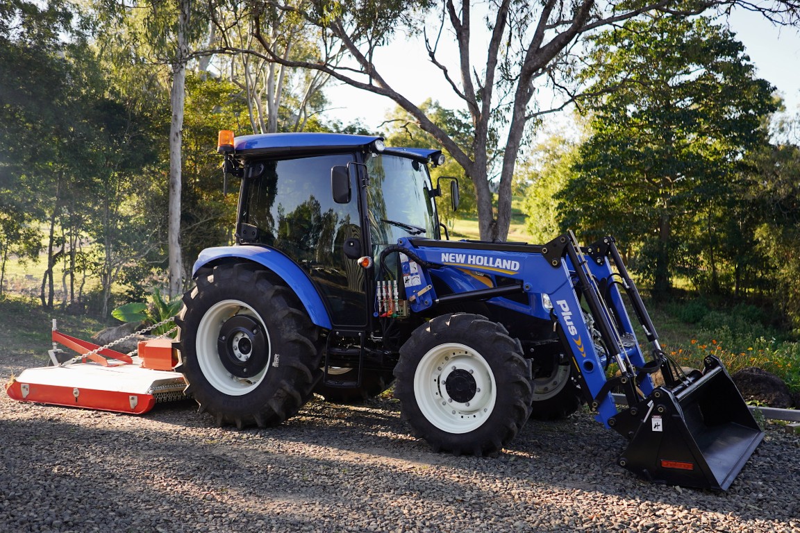 Slashing Tractor Wethire Airlie Beach And Proserpine In The Whitsundays
